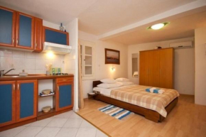 Studio in einem traditionellen Steinhaus, in Baska